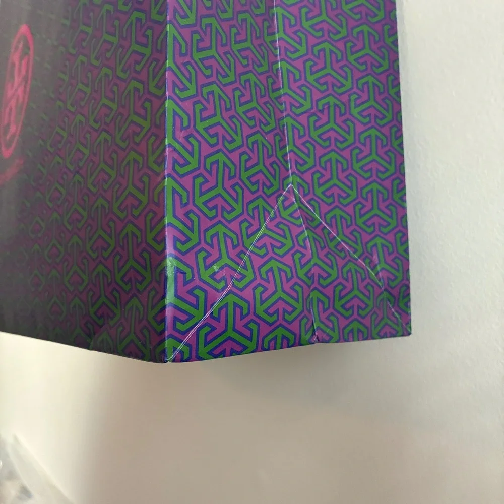 Tory Burch pattern it shown